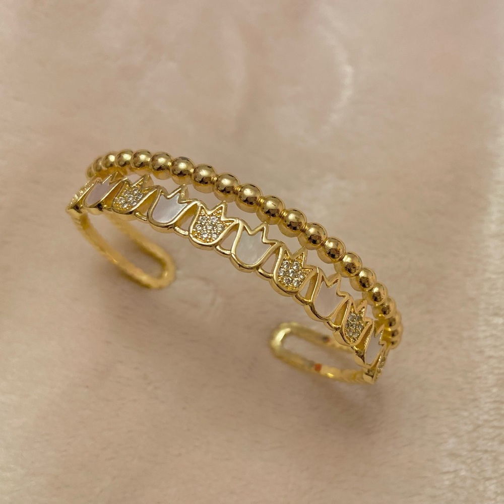 new w box! gold tulip bracelet